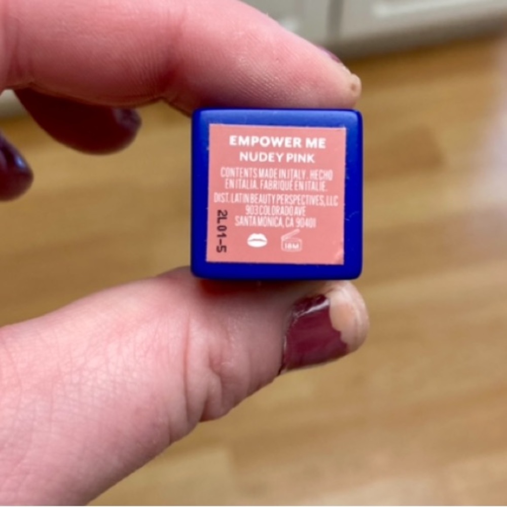 NWT ⭐️ Tresluce “Empower Me” Nudey Pink Matte Lipstick - Picture 3 of 3